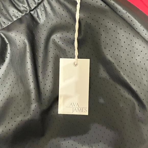 ✳️Perforated Vegan leather skirt - Picture 9 of 9